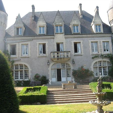 Chateau De Montbrun Hotell Saint-Michel-Chef-Chef Exteriör bild