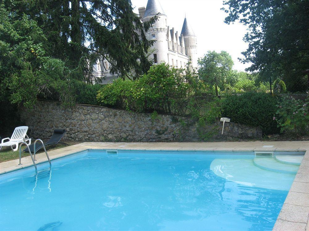 Chateau De Montbrun Hotell Saint-Michel-Chef-Chef Exteriör bild